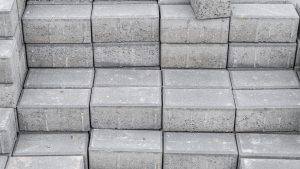 "Panduan memilih jenis paving block terbaik untuk proyek Anda.
